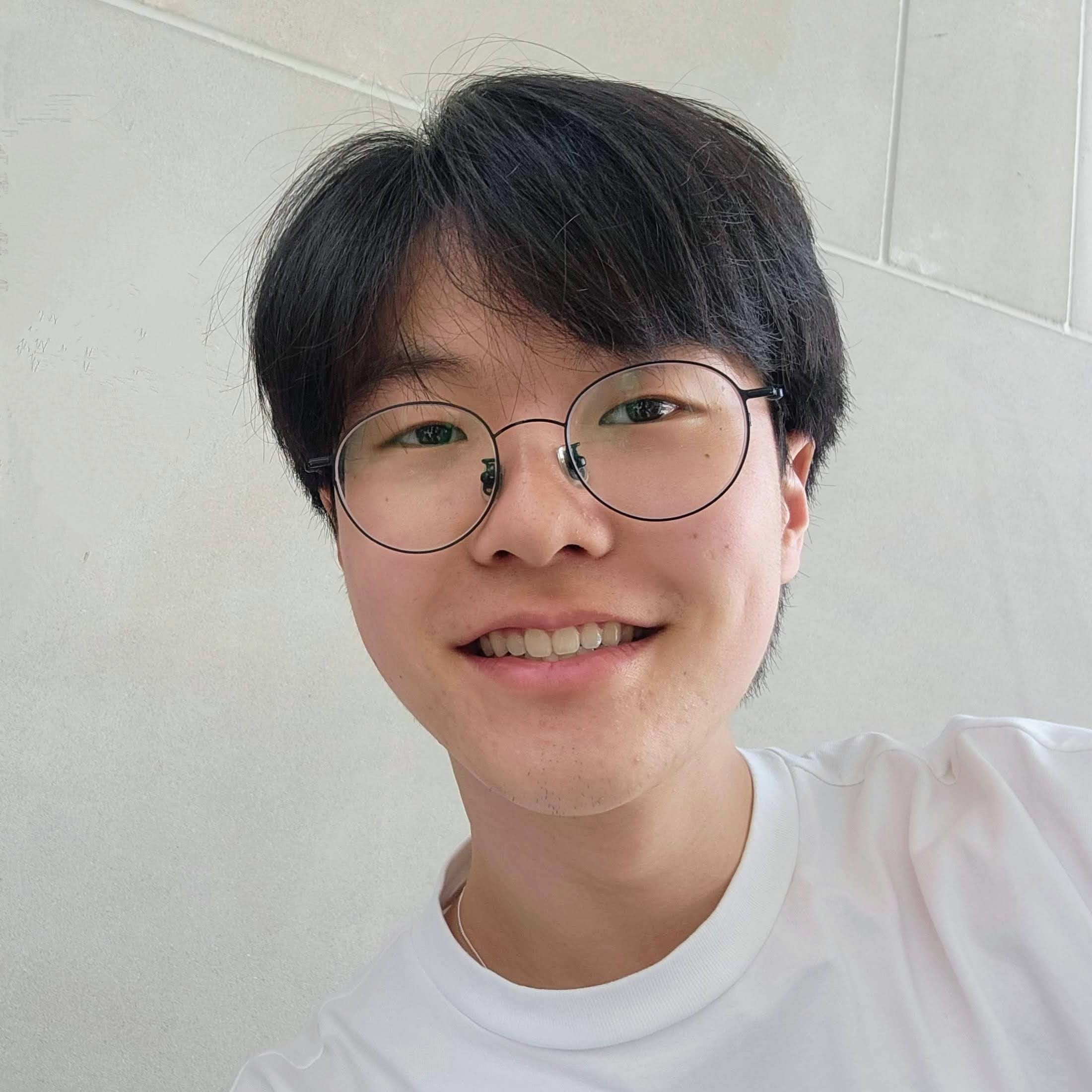 Jeremy Hwang is a first year mechanical engineering major interested in making better use of sustainable energy in everyday technology. He is currently a member of construction and electronics for the SmartTree project and is looking forward to seeing the project implemented on campus.